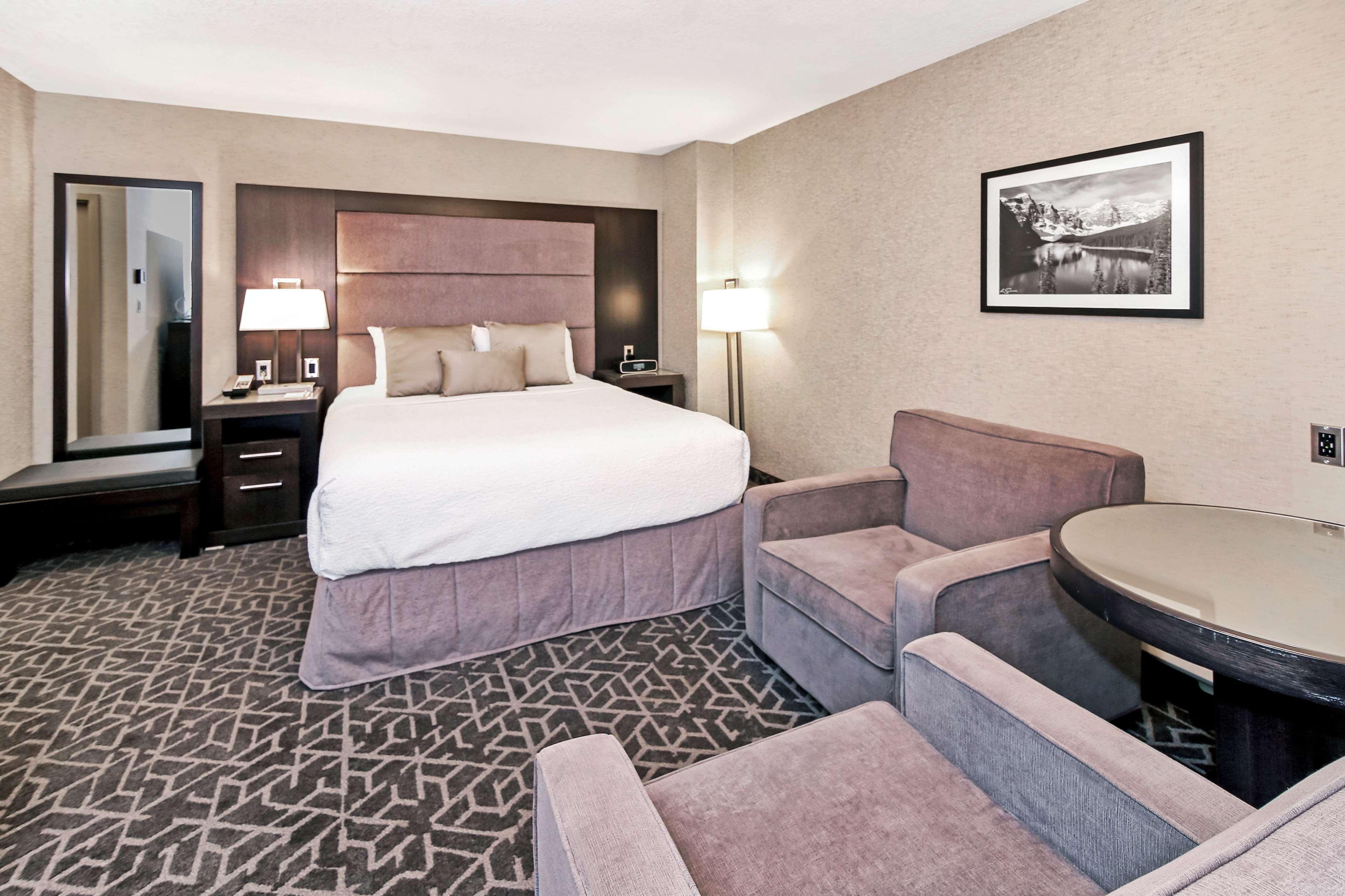 Best Western Plus Banff International Lodge Exterior photo