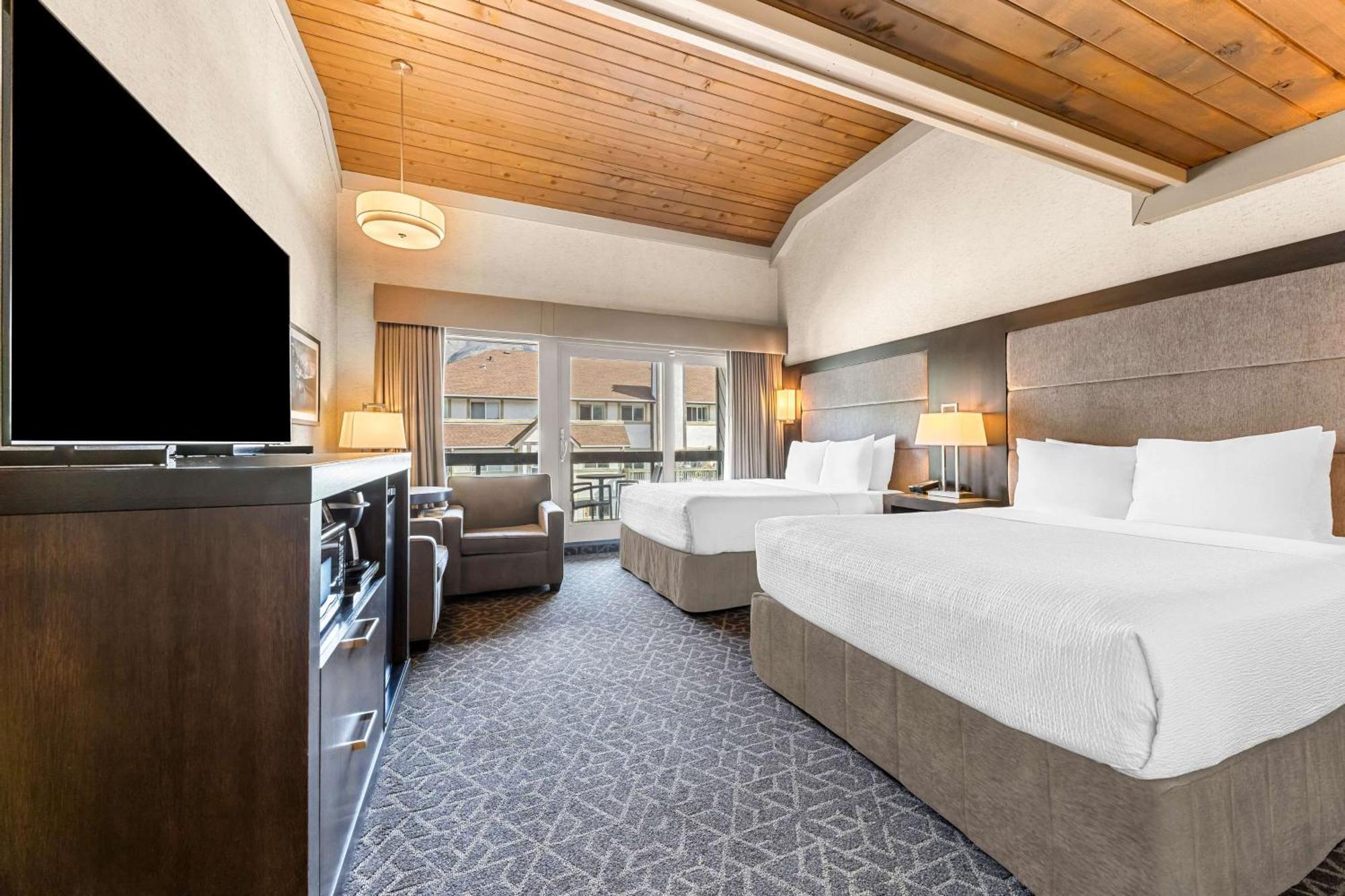 Best Western Plus Banff International Lodge Exterior photo
