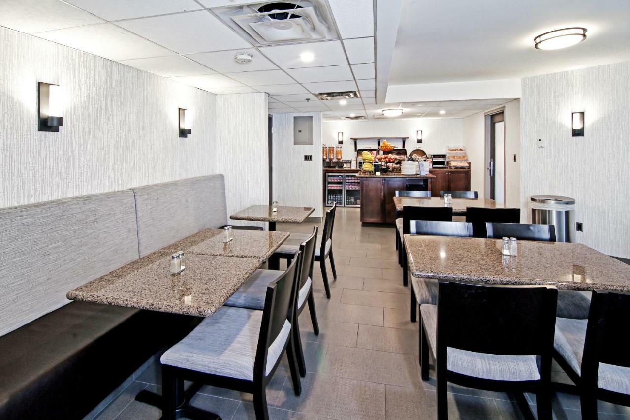 Best Western Plus Banff International Lodge Exterior photo