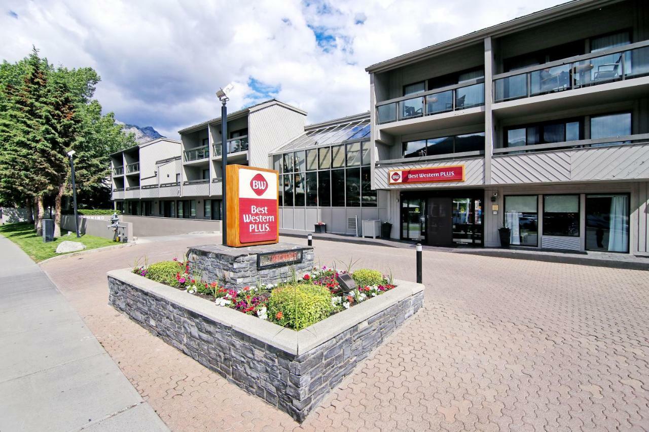 Best Western Plus Banff International Lodge Exterior photo